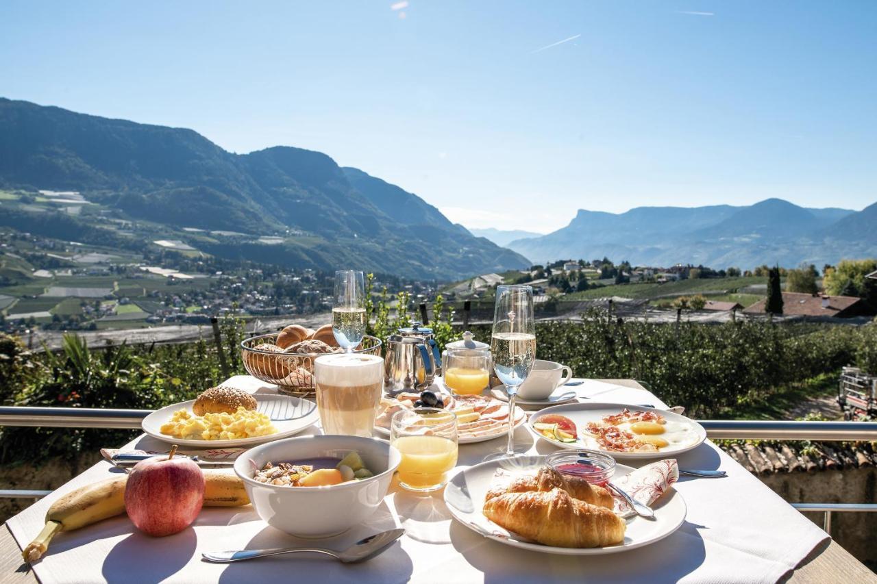 Landsitz Stroblhof Hotel Tirolo Bagian luar foto